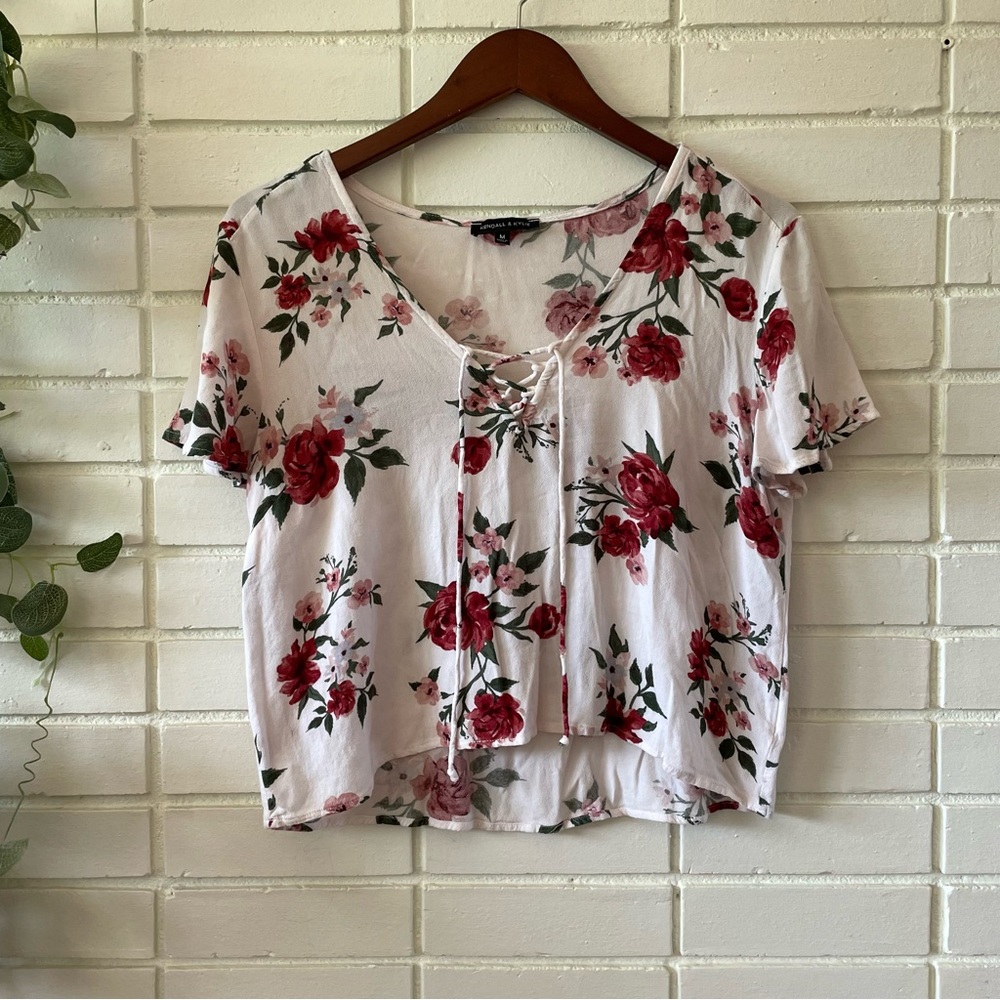 Kendall & Kylie Floral Crop Top - M